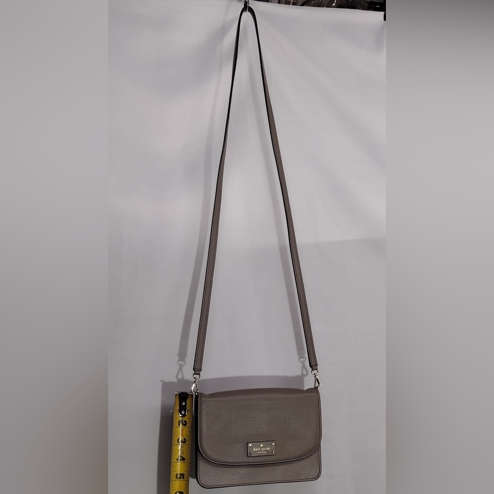 Kate Spade Elegant Gray Crossbody Bag pre owned Exellent condition